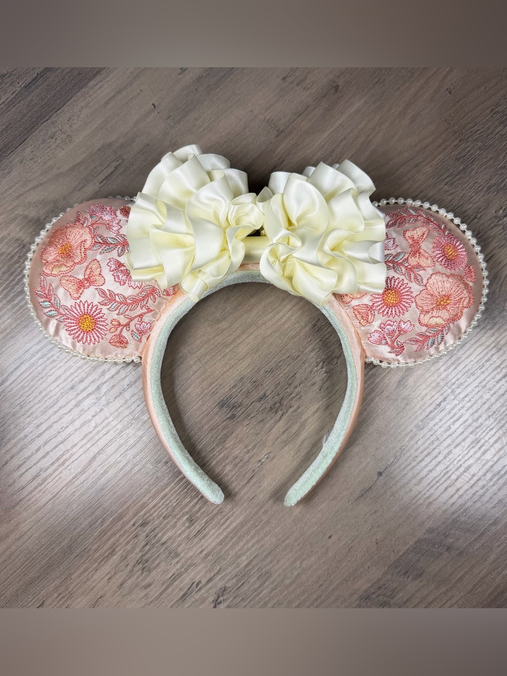 Disney Parks Minnie Mouse Floral Embroidered Ears Headband Pearl Trim Cream Bow
